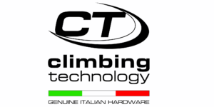 Logo firmy Climbing Technology to litery CT otoczone od dołu i prawej strony łukiem, na dole podpis Climbing Technology i pasek w barwy flagi Włoch - zielony, biały, czerwony. Pod spodem napis w języku ang. "Genialny Włoski Sprzęt"