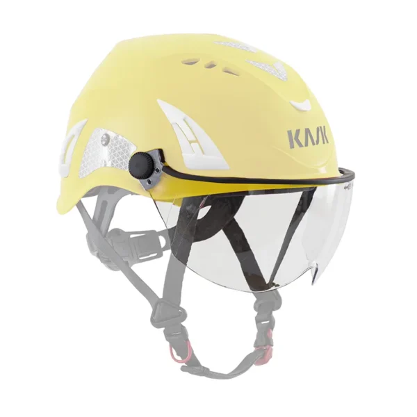 Wizjer ochronny KASK V2 Plus zamontowany na kasku Superplasma – ochrona wzroku przy pracy na wysokości