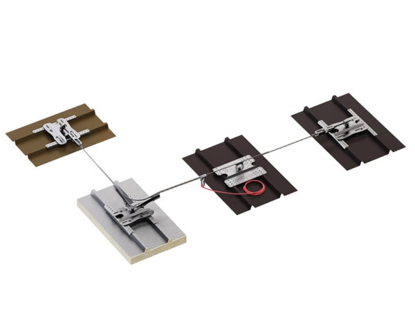 System asekuracji linowej Rothoblaas Patrol, oparty o podstawy instalowane do blachy falistej lub płyty warstwowej