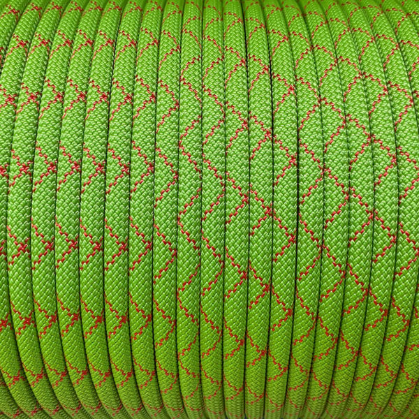 Zdjęcie pokazuje zielona linę dynamiczną Smart Lite o średnicy 9,8mm z