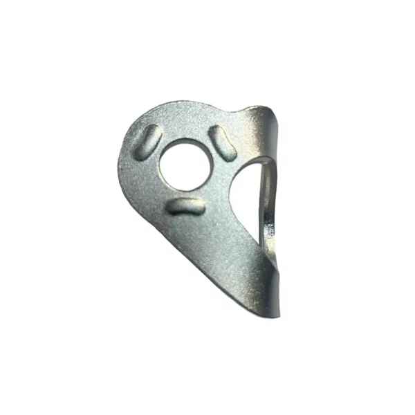 Tylna strona plakietki kotwiczącej Kratos Safety FA6002712 z trzema wypustkami stabilizującymi