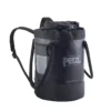 Czarny worek transportowy Petzl BUCKET 30 z szelkami i uchwytami do przenoszenia.